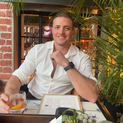 Portrait of Paul Domanski, founder of DomanskiAI